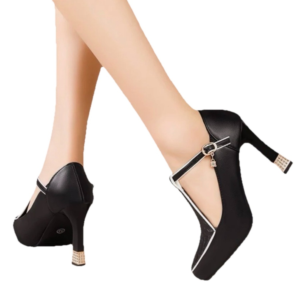 New Black Cushioned T-Strap W/ Chrystal Accents & Chrystal Heels Size/8.5